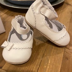 Robeez Catherine White Mini Shoez Baby Girl Size 2